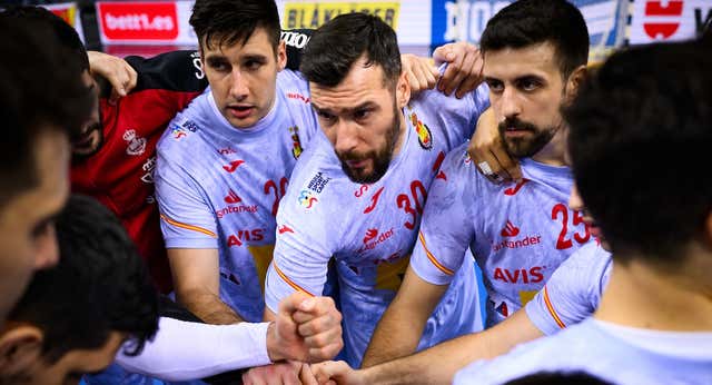 Los Hispanos se clasifican para cuartos de final del Mundial enseñando una defensa de campeón