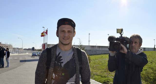 Otra vez Zozulia: el árbitro para el Depor-Majadahonda porque Riazor le llamó «nazi»