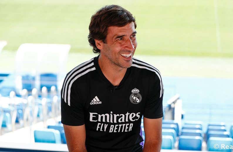 El Raúl más intervencionista 'rompe' con el esquema de Ancelotti: tres centrales, sin extremos