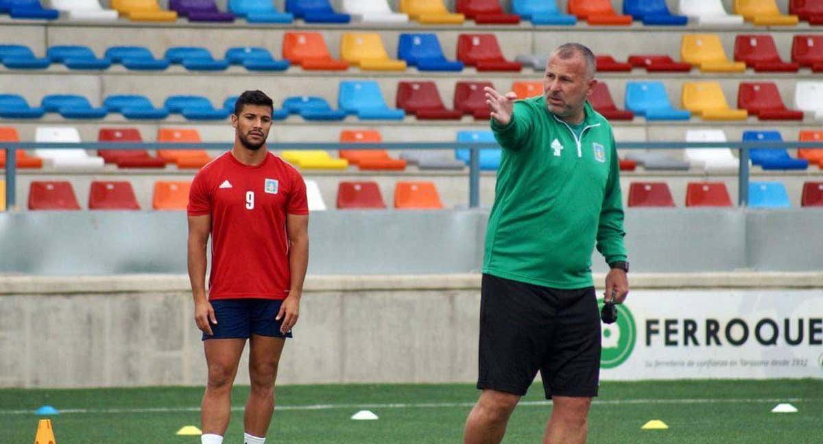 Javi Moreno, entrenando a su actual equipo, la SD Tarazona.