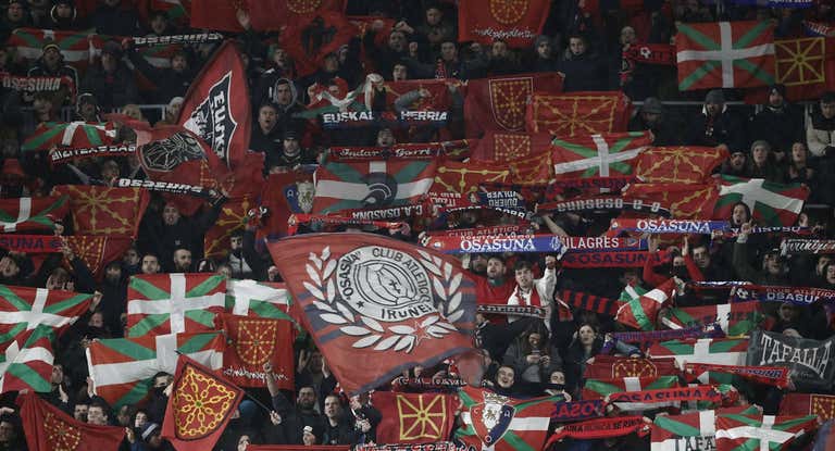 Osasuna homenajeó a un jugador fallecido del Fuentes.