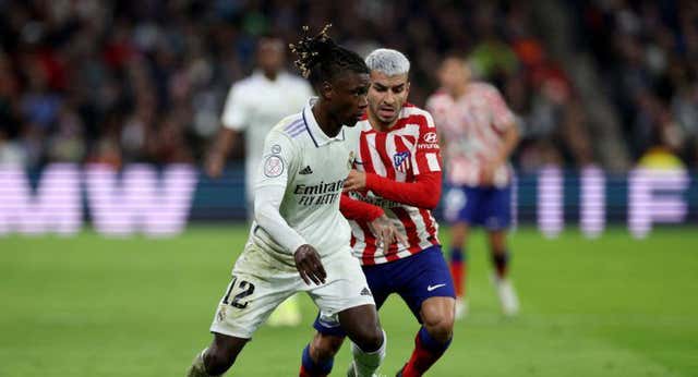 Camavinga se ‘disfraza’ de Lizarazu ante el problema del Real Madrid en los laterales