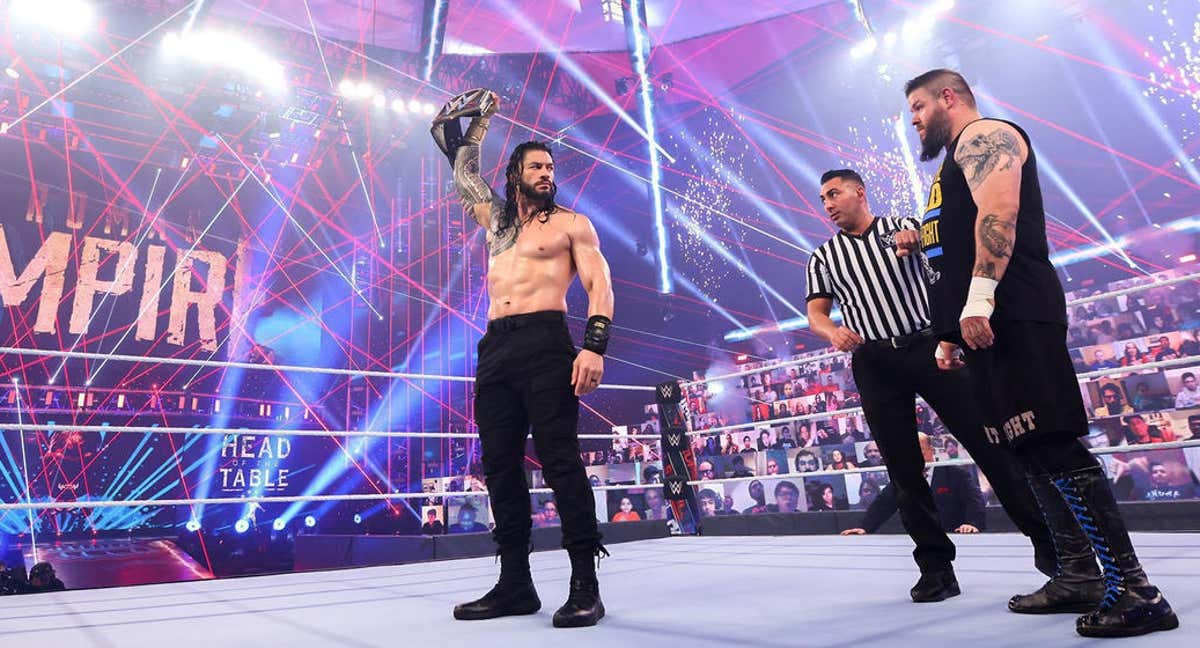 Roman Reigns y Kevin Owens, antes de un combate./WWE