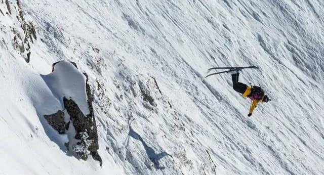Espectáculo, ambiente y una retirada para coronar la primera prueba del FWT en Baqueira