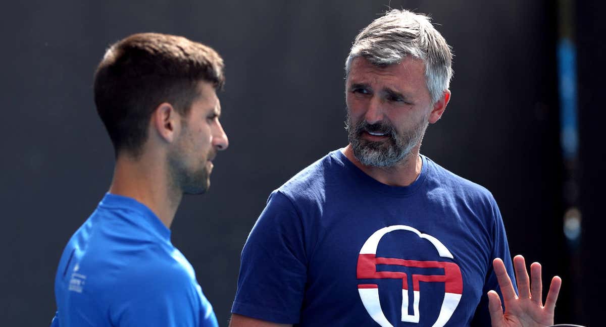 Novak Djokovic y Goran Ivanisevic durante el Open de Australia 2023. /LOREN ELLIOTT/REUTERS