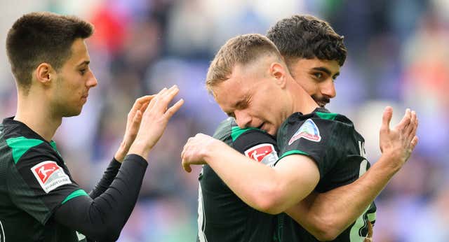 La afición del Werder Bremen, volcada con Schmidt: «Gracias por romper el tabú de las enfermedades mentales»