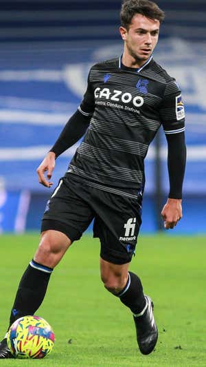 Zubimendi, durante el partido ante el Madrid.  EP