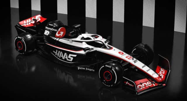 Así son los colores del nuevo Haas VF-23, el primer F1 para 2023 en salir a la luz