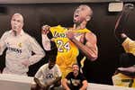 Vinicius y su mural: 7x2 metros, cuatro leyendas y «que hubiera rabia»