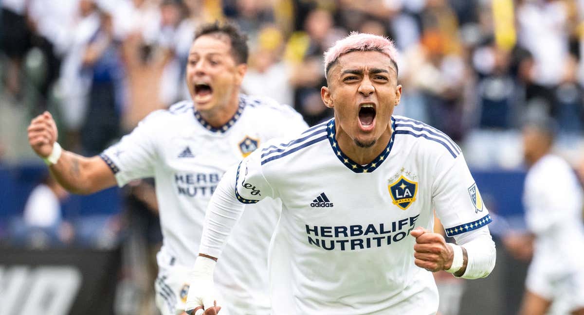 Julian Araujo, con Los Angeles Galaxy./GETTY