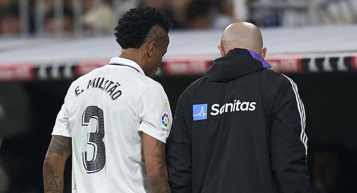 Militao se marcha lesionado del Real Madrid-Valencia./Getty