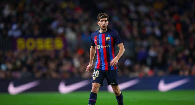 El +1 opcional, motivo de discrepancia entre el Barcelona y Sergi Roberto
