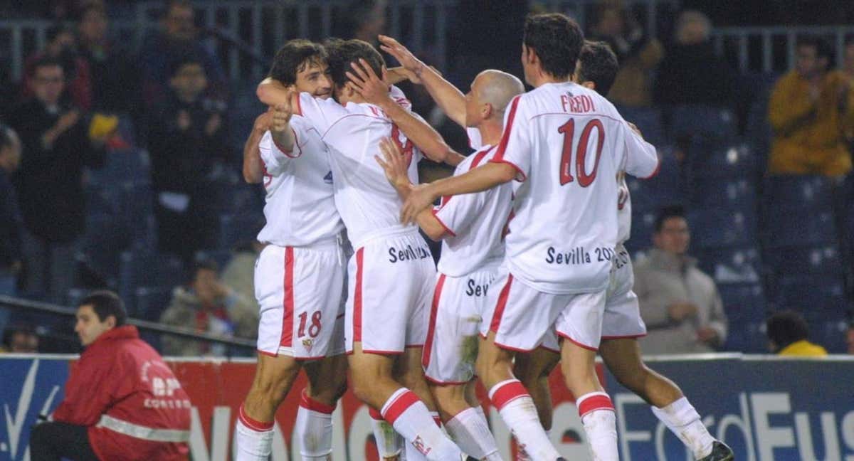 Toedtli celebra uno de los dos goles anotados en el Camp Nou./ARCHIVO ABC