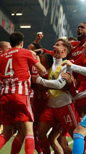 El equipo alemán celebrando un gol en el último minuto contra el Monchengladbach (2-1).  UNION BERLIN