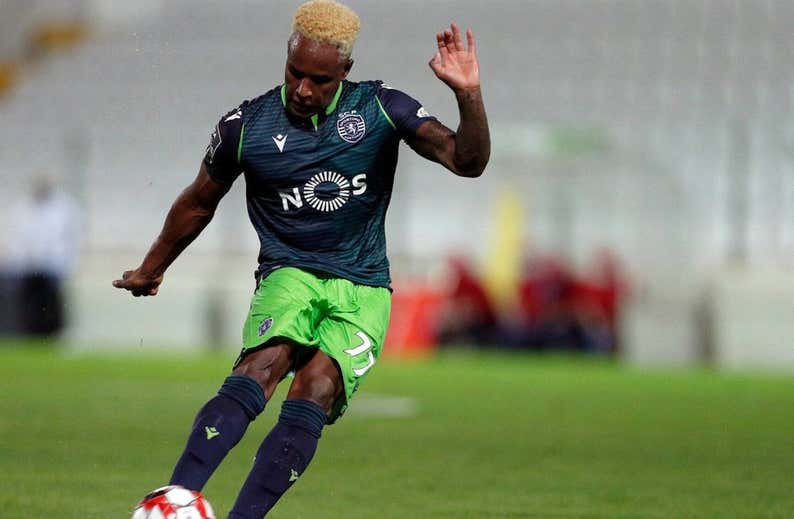 La FIFA deniega la inscripción de Jovane