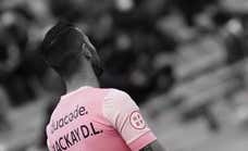 Ian Mackay, el portero del Deportivo que siempre juega de rosa por el cáncer