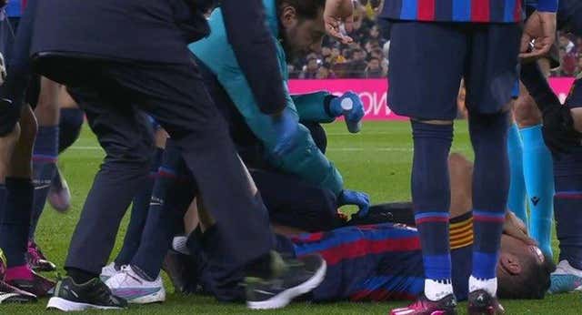 Busquets, lesionado en el tobillo, podría estar dos semanas KO