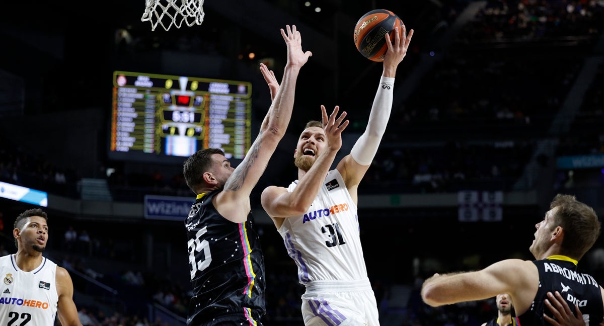 DZANAN MUSA ANOTA ANTE LA DEFENSA DE FRAN GUERRA