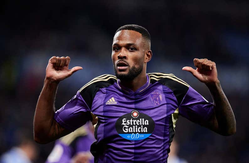 Así es Cyle Larin: el delantero del Valladolid que coincidió con Kaká y Benito Floro