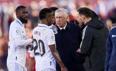 Ancelotti defiende a Vinicius: «Lo que está pasando no es culpa suya»