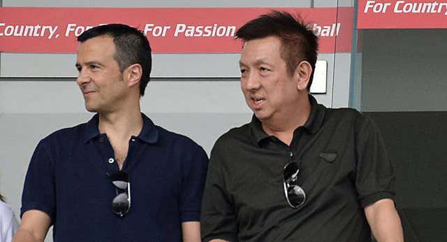 El Valencia busca entrenador a dos bandas