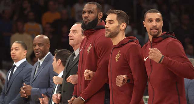 LeBron James, en primera persona: un tío normal y amante del vino «que tiene que cuidar todo lo que dice o hace»