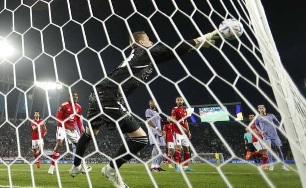 Una de las paradas de Lunin al Al Ahly.