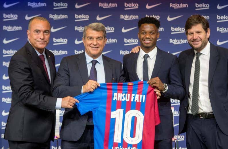 Leyendo entre líneas a Laporta: Ansu, Messi, Dembélé, Busquets...