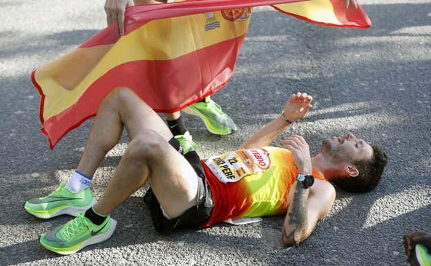 Chiki Pérez después de conseguir la tercera mejor marca española de la historia en la Media Maratón de Valencia en 2019.  Irene Marsilla / Media Maratón de Valencia