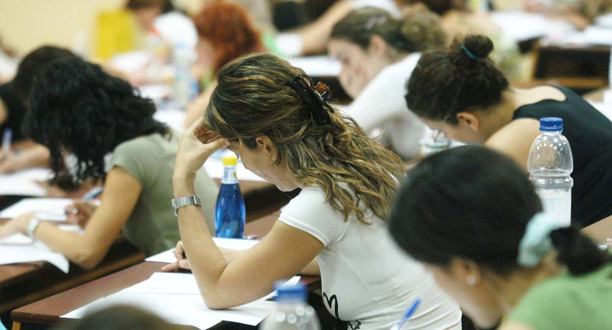 Mujeres en medio de un examen de oposición./QUAY: FRANCIS SILVA