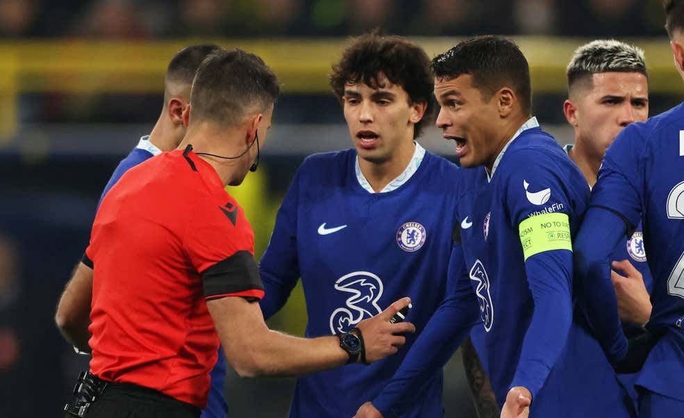 El Chelsea no gana fuera y el Benfica continúa su racha triunfal