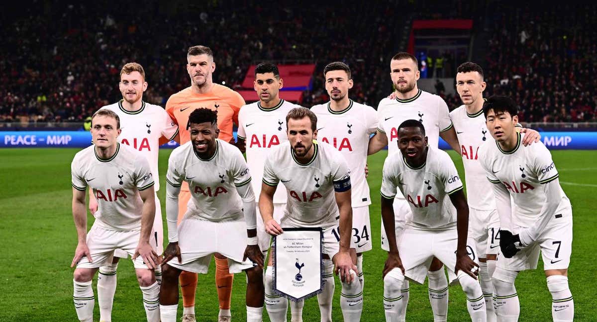 La titulares del Tottenham posan antes del partido frente al Milán. /AFP