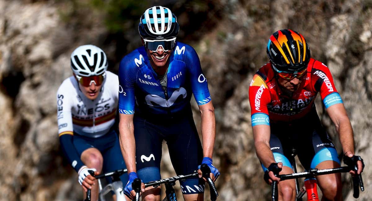 Enric Mas, entre Carlos Rodríguez y Mikel Landa, durante la primera etapa de la Vuelta a Andalucía. /MOVISTAR TEAM / SPRINT CYCLING