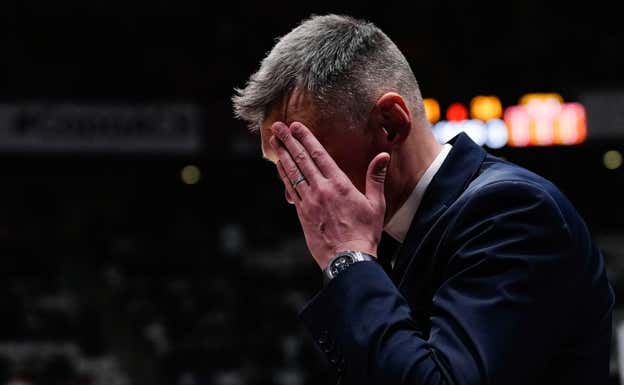 Sarunas Jasikevicius se lamenta tras la derrota ante Unicaja. EFE