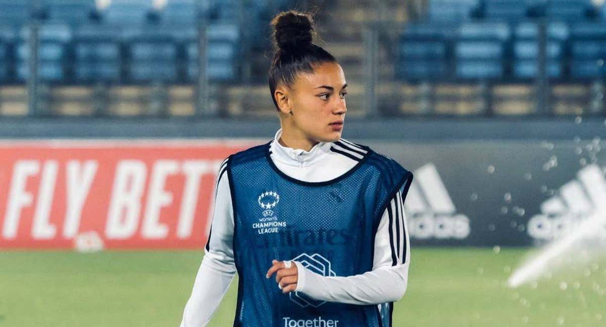 Carla Camacho, durante un calentamiento en la previa del partido de Champions ante el Vllaznia.