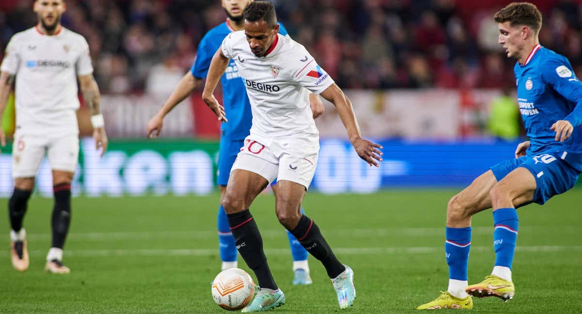 El brasileño Fernando durante el partido ante el PSV./EP