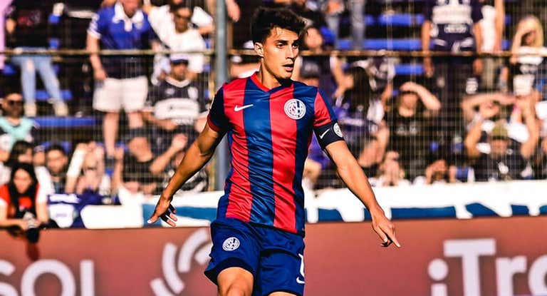 Federico Gattoni, en un partido con San Lorenzo.