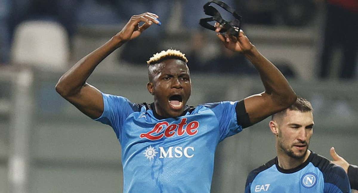 Osimhen celebra el gol ante el Sassuolo.