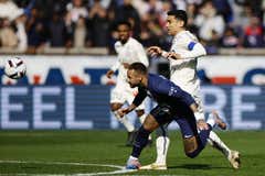 Otro Carnaval lesionado para Neymar, que salió llorando y en camilla