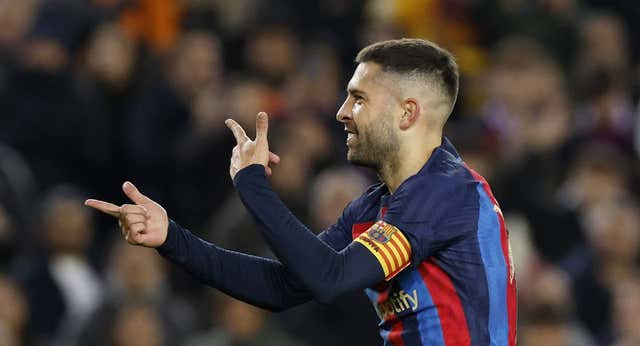Jordi Alba no se rinde: Balde, sin alfombra roja