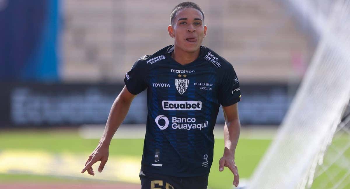 Kendry Páez celebra su primer gol como profesional./@IDV_EC