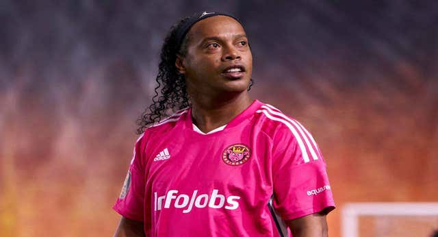 Una tarde con Ronaldinho en la Kings League: samba, espectáculo y salida rápida