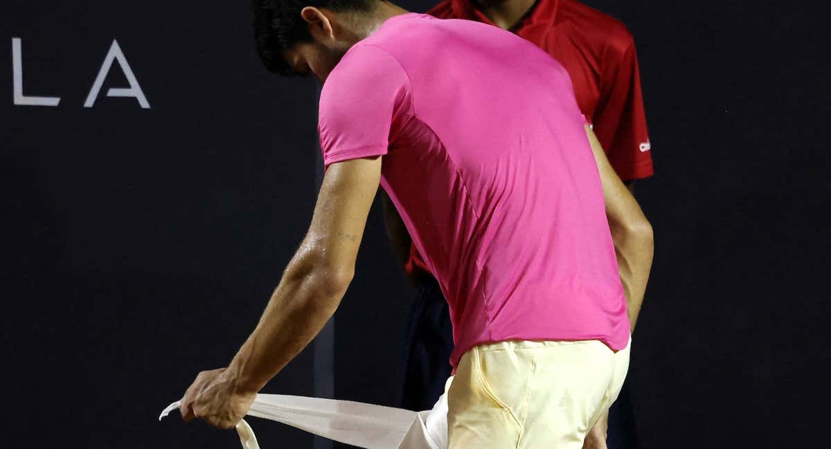 Carlos Alcaraz celebra un punto durante la final de Río de Janeiro. /REUTERS
