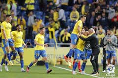 Aguanta como puedas: Las Palmas y Levante estiran por arriba; el Racing, por abajo