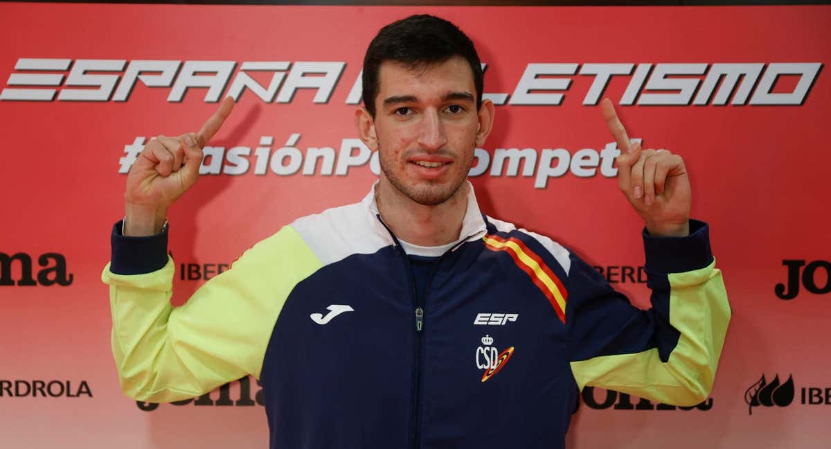 Quique Llopis busca su primera gran medalla absoluta en el Europeo indoor de Estambul./EFE