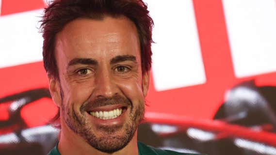 Alonso, en una comparecencia con Aston Martin./AFP