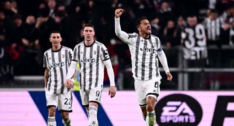 Danilo celebra un tanto ante el Torino.