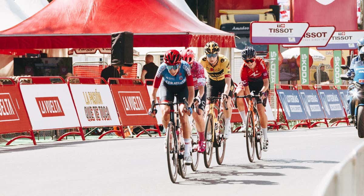 Sandra Alonso, escapada durante la etapa final de la última edición de la Ceratizit Challenge by La Vuelta, predecesora de La Vuelta Femenina. /UNIPUBLIC / LINO ESCURIS