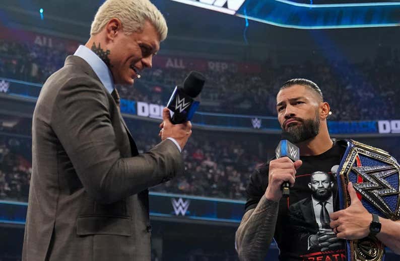 Roman Reigns salva un tenso careo con Cody Rhodes y da un ultimátum a Jey Uso