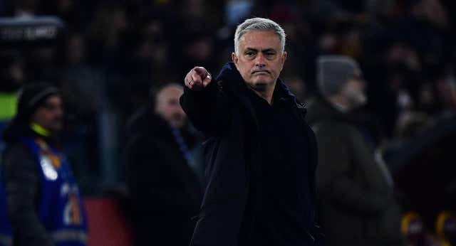 Mourinho le gana a Allegri la partida de ajedrez con el protagonismo de un peón